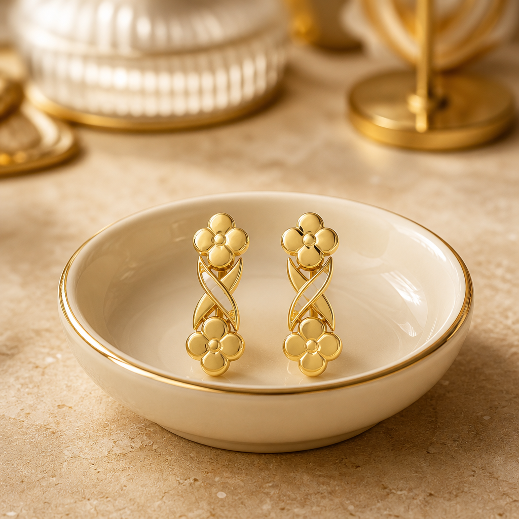 Aretes de oro de 10k con diseño floral