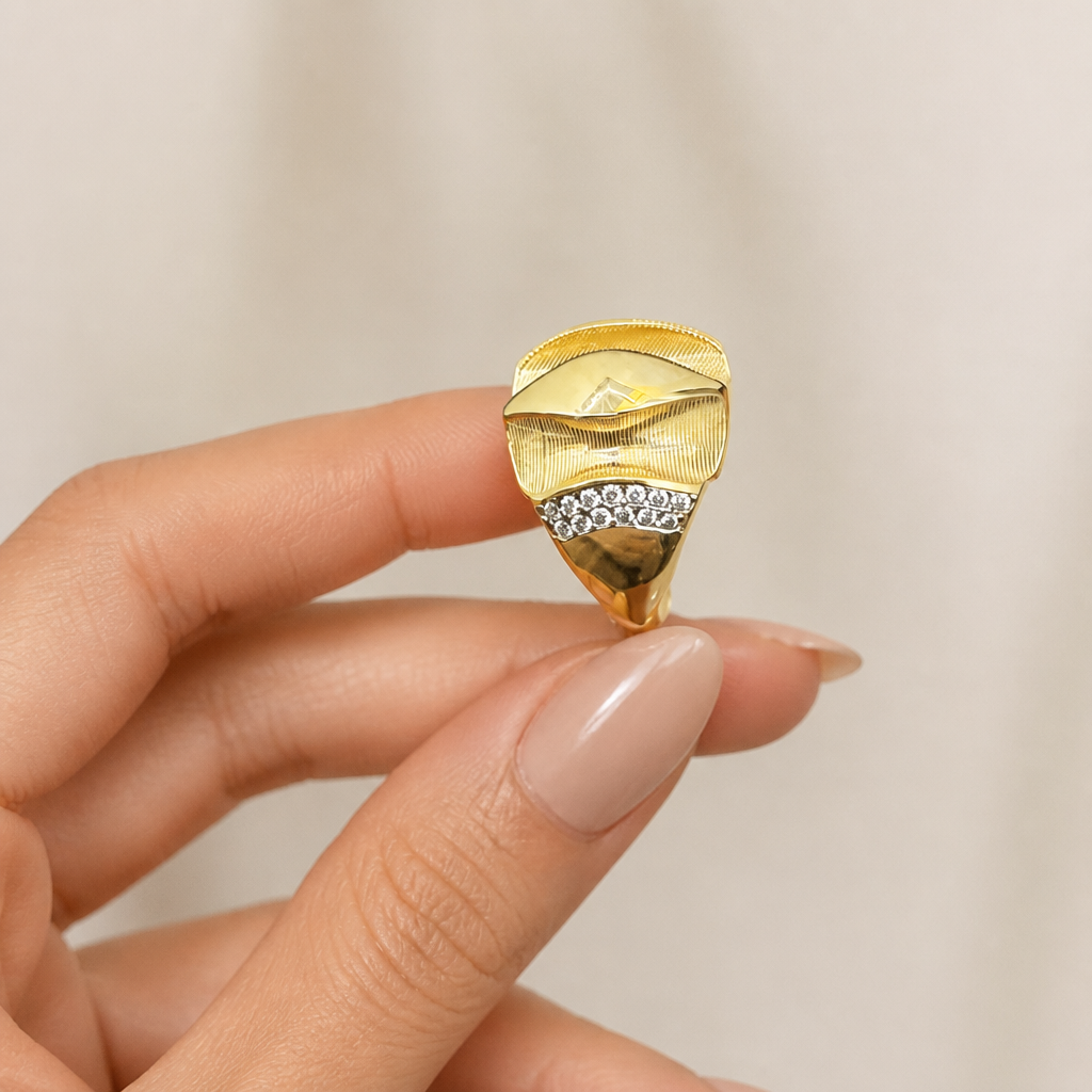Anillo elegante en oro de 10k amarillo