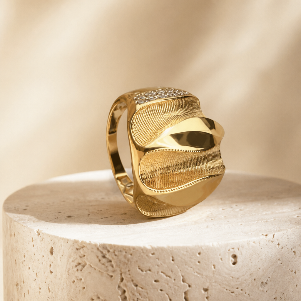 Anillo elegante en oro de 10k amarillo
