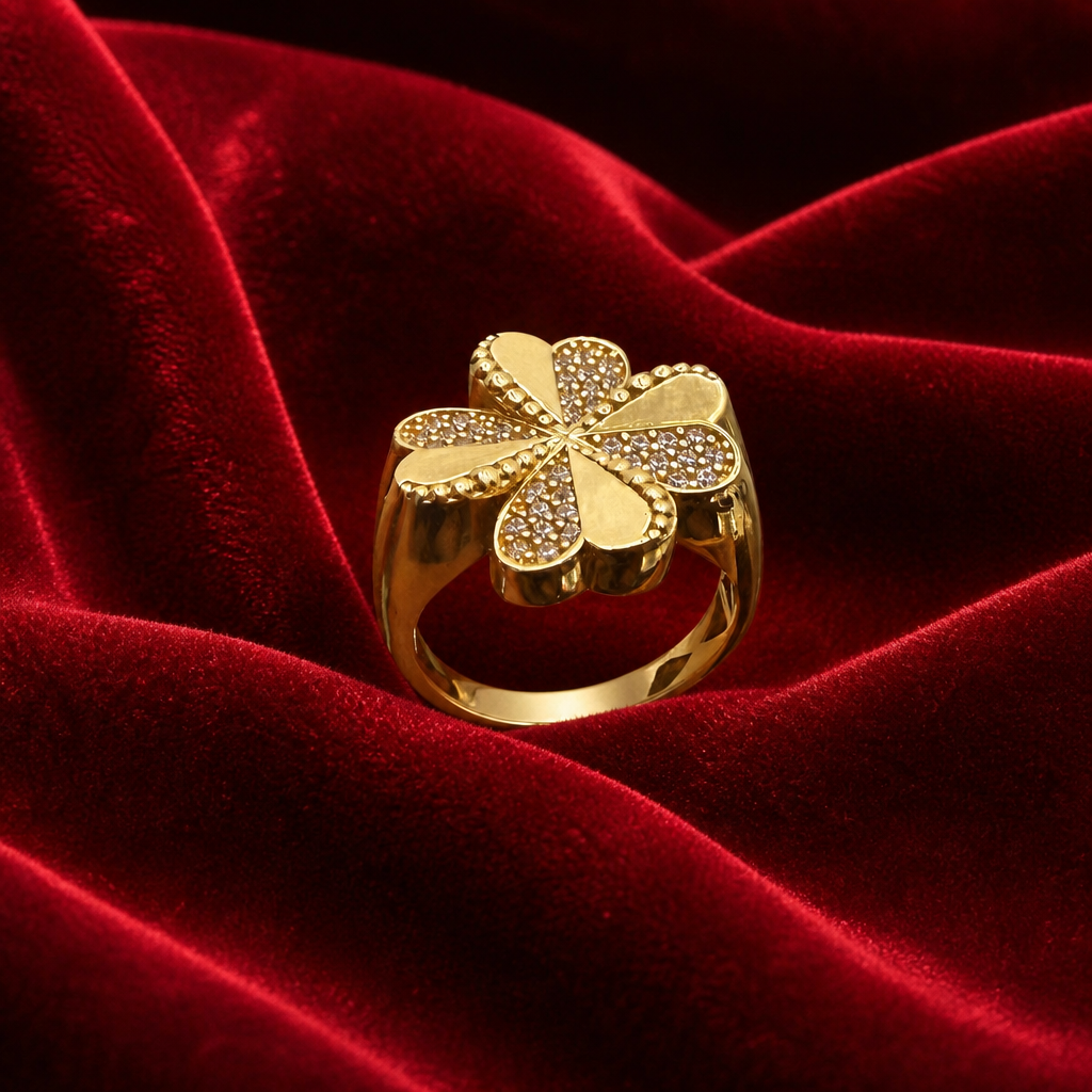 Anillo dorado floral en oro de 14k