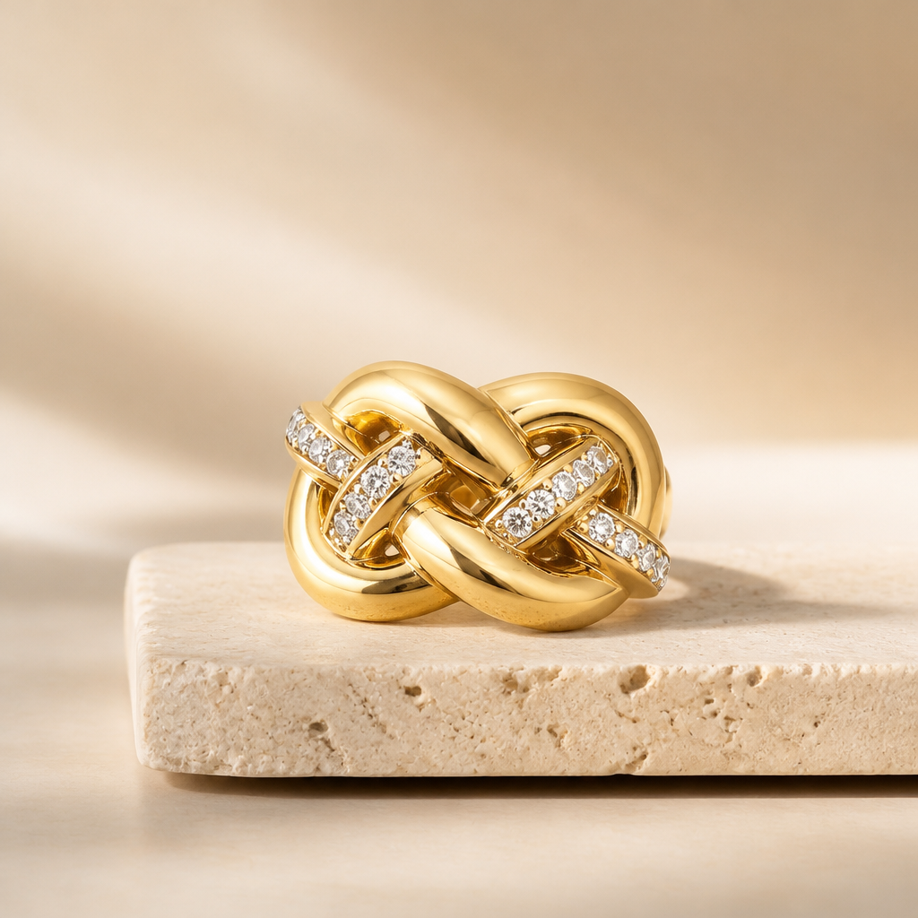 Anillo de oro de 10k dorado de diseño entrelazado
