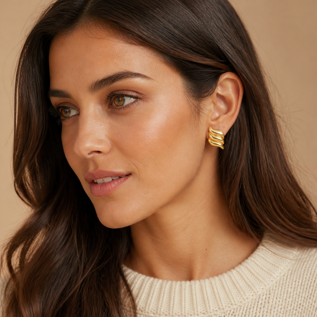 Aretes omegas de oro de 10k