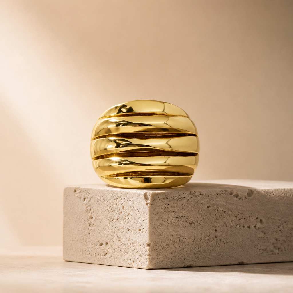 Anillo de Oro de 10k Amarillo con Diseño Ondulado