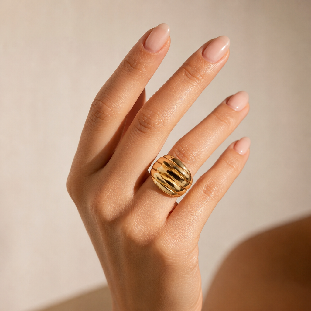 Anillo de Oro de 10k Amarillo con Diseño Ondulado