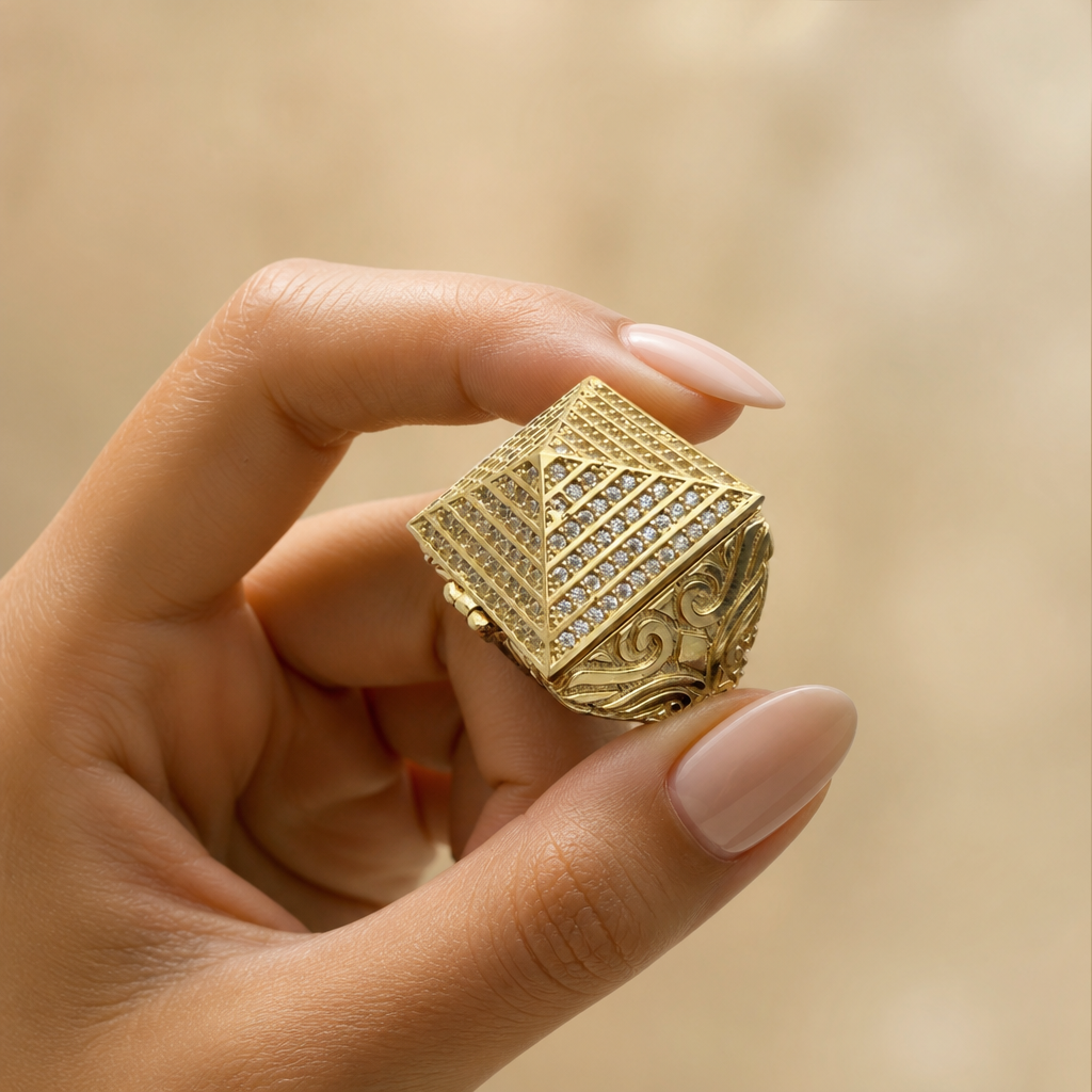 Anillo de Caballero en oro de 10k con Zirconias